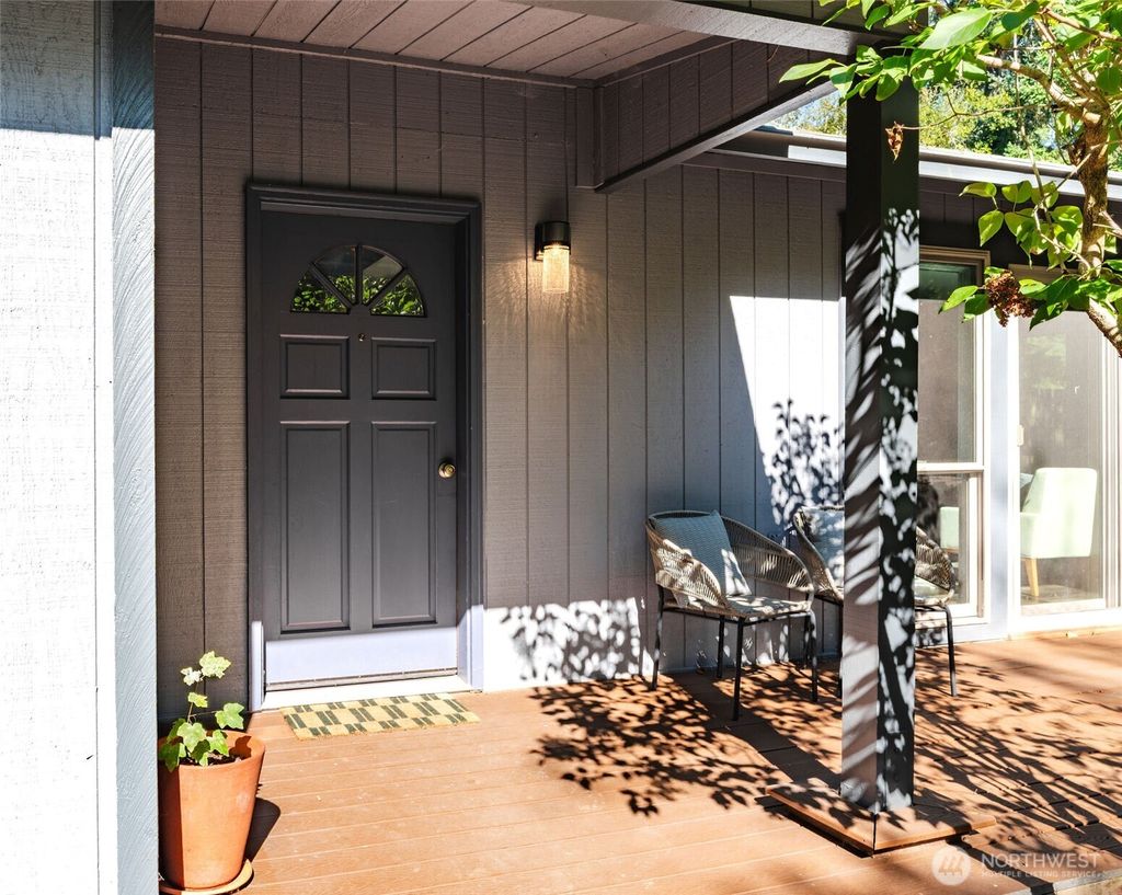 Photo of 231 Resolute Lane, Port Ludlow, WA 98365 (MLS # 2549221)