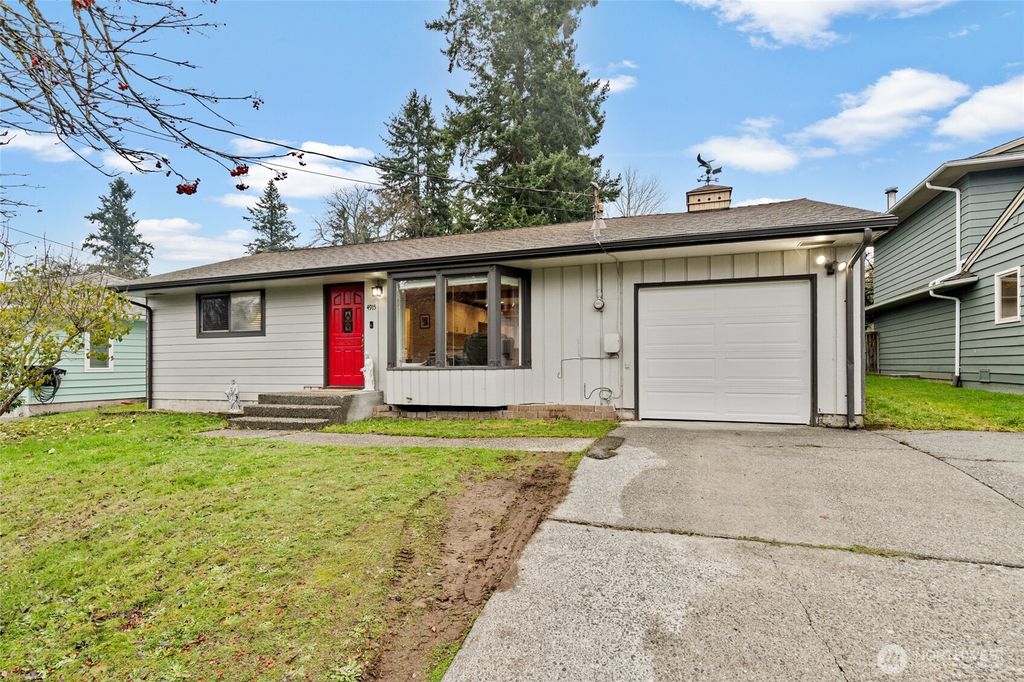 Photo of 4915 Dogwood Drive, Everett, WA 98203 (MLS # 2458862)