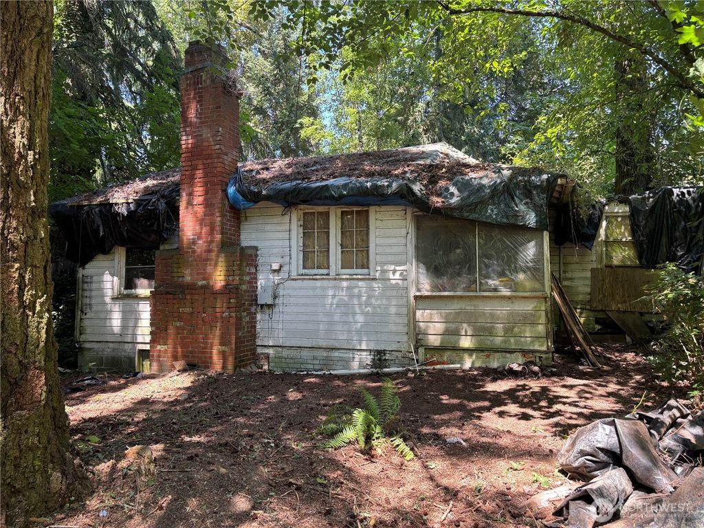Photo of 7510 NE 200th Street, Kenmore, WA 98028 (MLS # 2413469)
