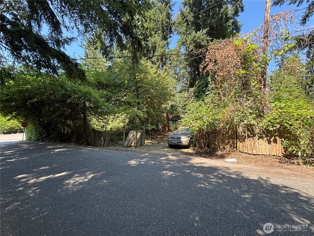 Photo of 7510 NE 200th Street, Kenmore, WA 98028 (MLS # 2413469)