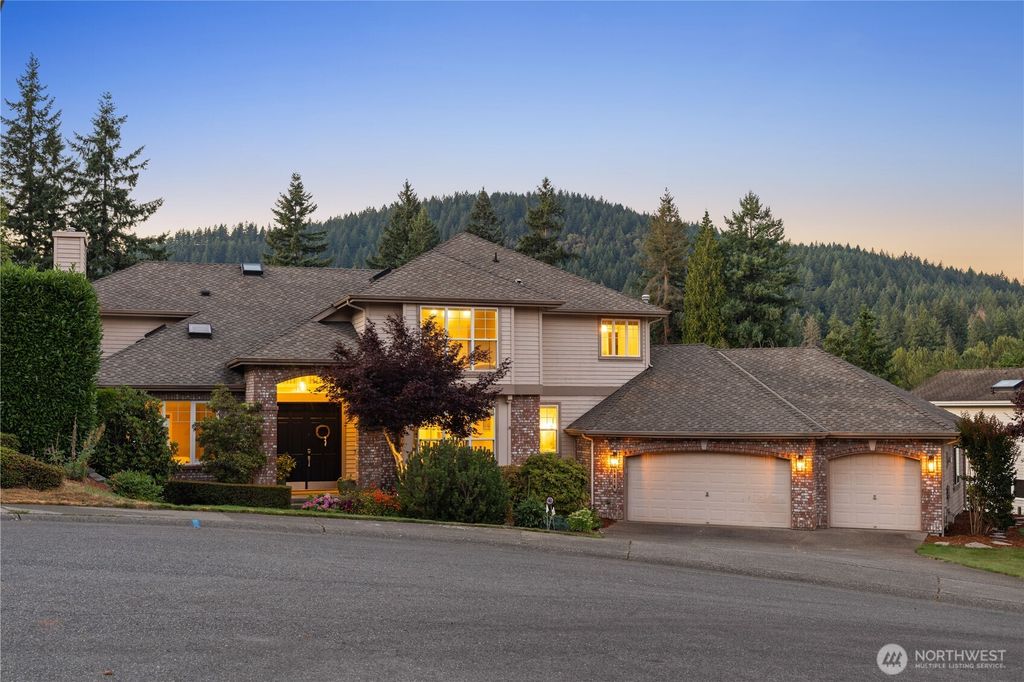 Photo of 5316 NE 24th Court, Renton, WA 98059 (MLS # 2407714)