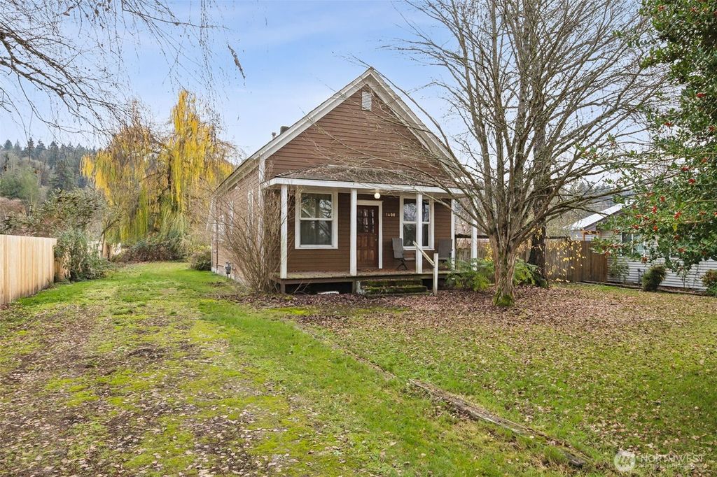 Photo of 1408 12th Avenue SE, Puyallup, WA 98372 (MLS # 2458822)