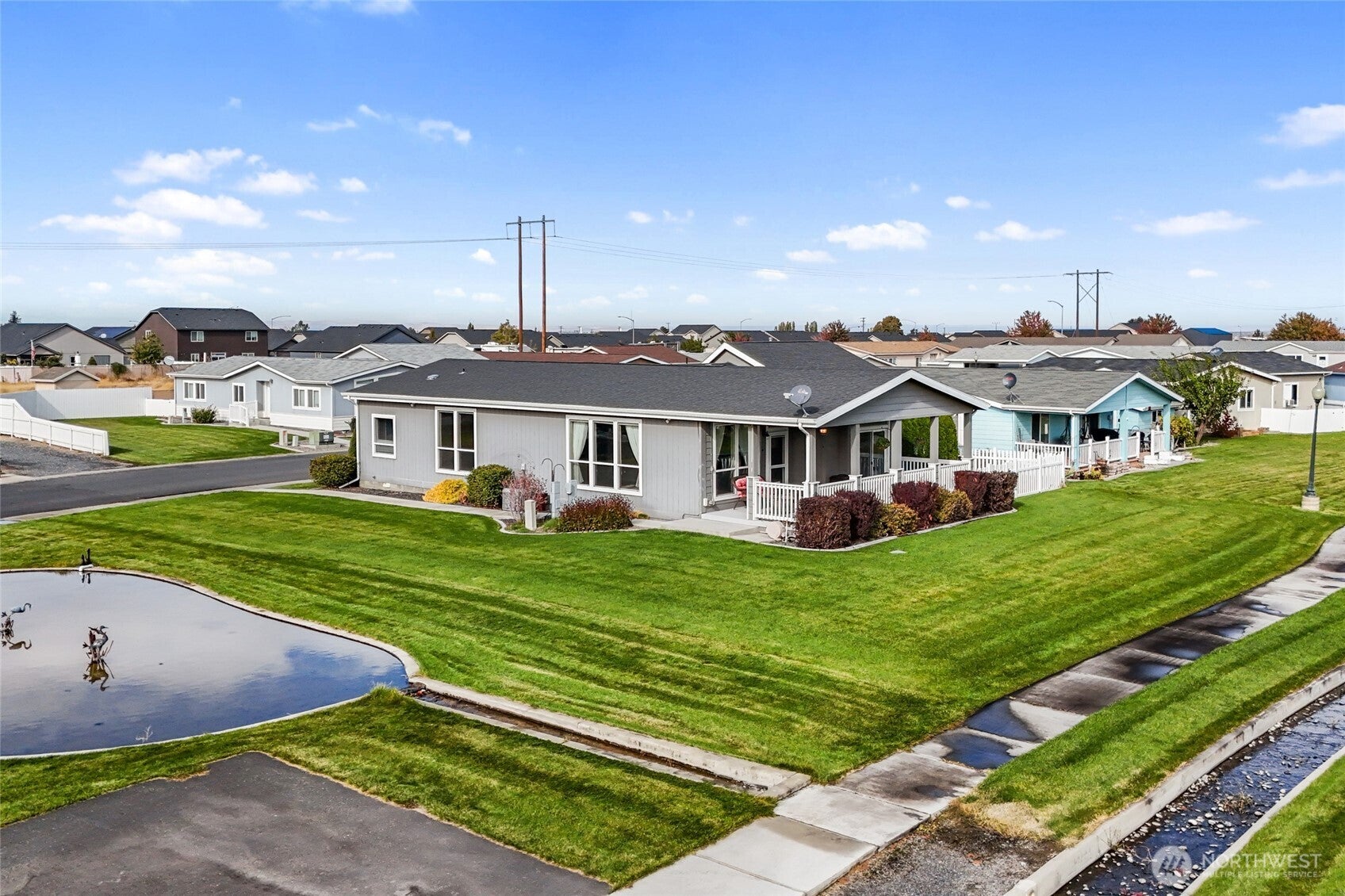 1701 E Burr Avenue 32