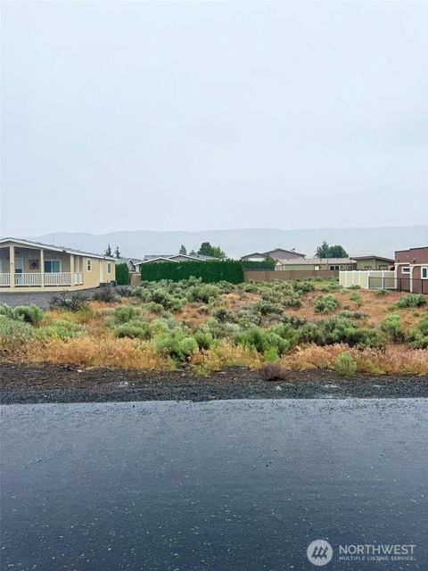Photo of 220 Airport Way SW, Mattawa, WA 99349 (MLS # 2547300)
