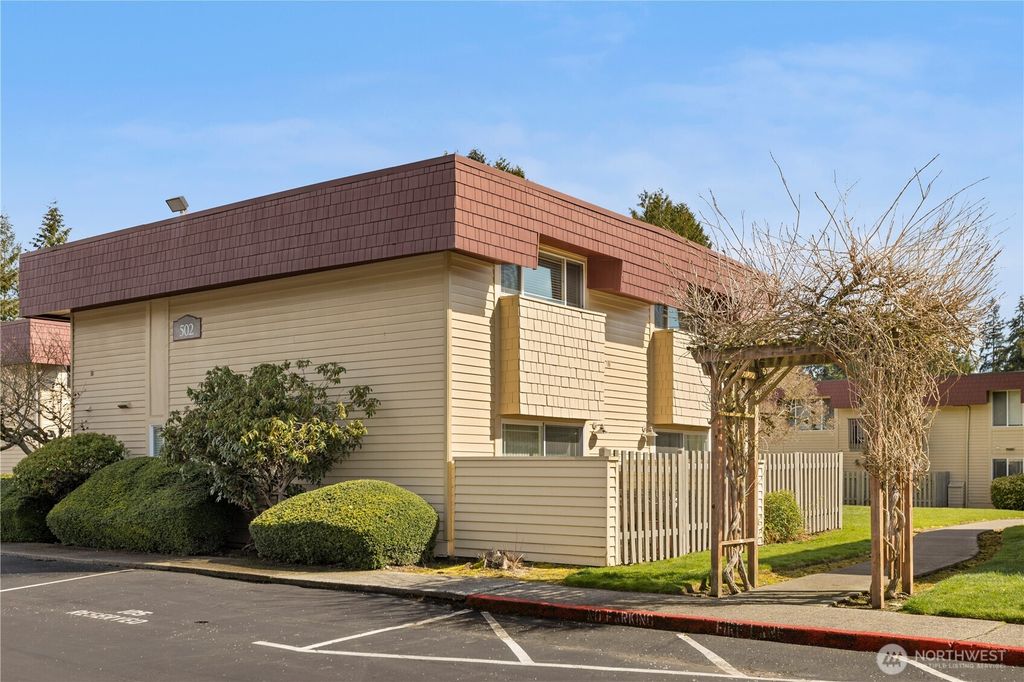 Photo of 502 141 Avenue SE #50, Bellevue, WA 98007 (MLS # 2349911)