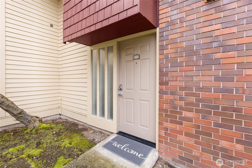 Photo of 502 141 Avenue SE #50, Bellevue, WA 98007 (MLS # 2349911)