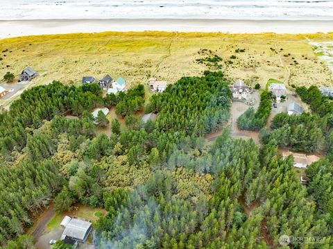 26707 J Lane Ocean Park WA 98640