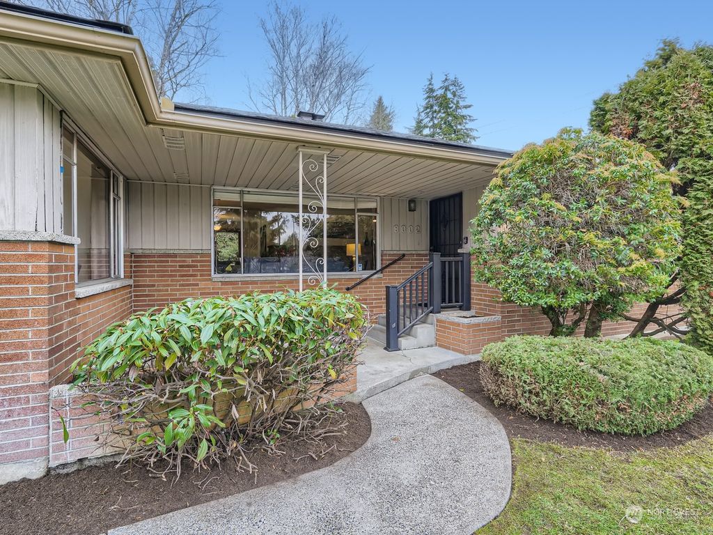 Photo of 8002 27th Avenue NE, Seattle, WA 98115 (MLS # 2031587)