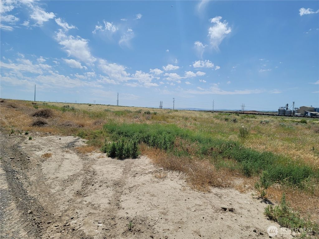 Photo of 0 Parcel 061114000 Roosevelt Avenue, Warden, WA 98857 (MLS # 2447096)