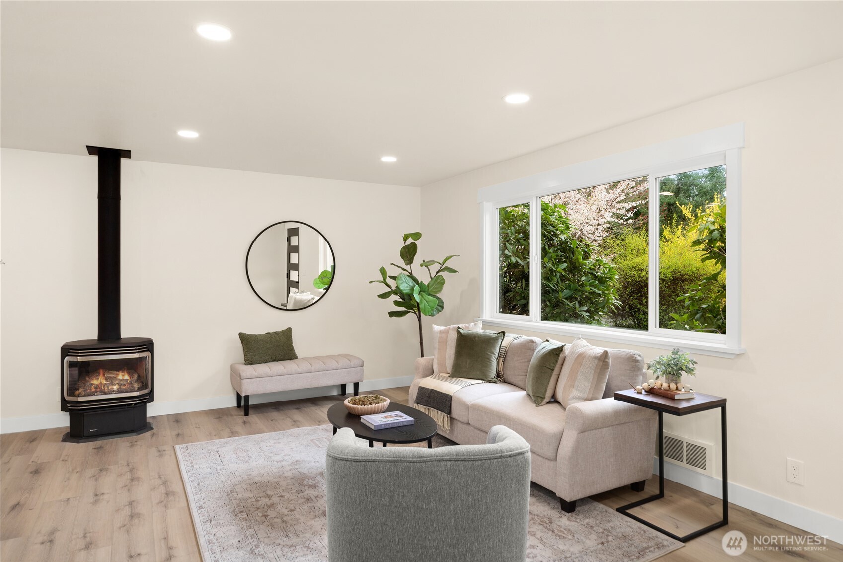 6485 NE Bell Str.