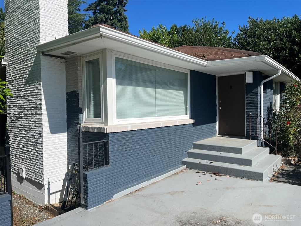 Photo of 6925 52nd Avenue S, Seattle, WA 98118 (MLS # 2503153)