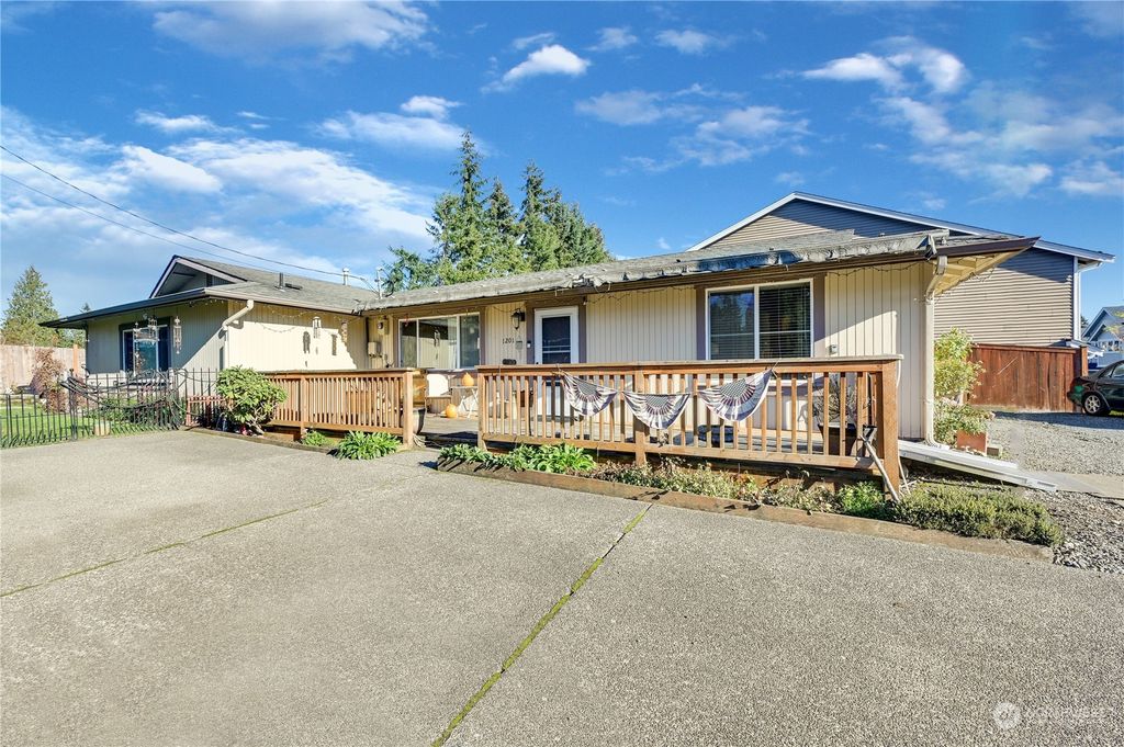 Photo of 1201 124th Place SE, Everett, WA 98208 (MLS # 2012515)
