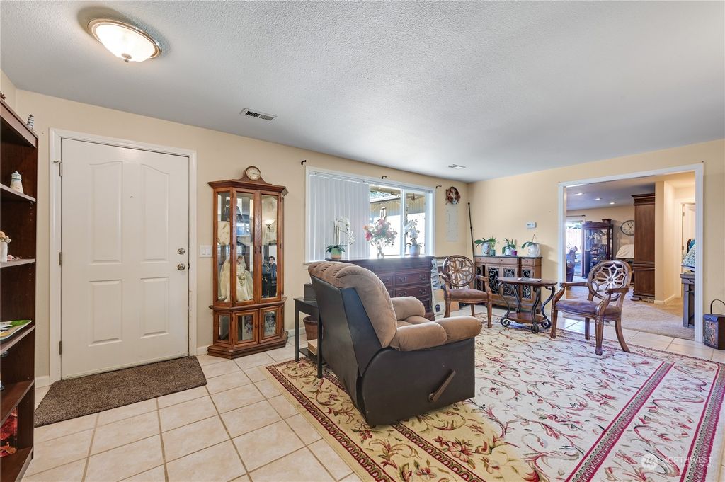 Photo of 1201 124th Place SE, Everett, WA 98208 (MLS # 2012515)