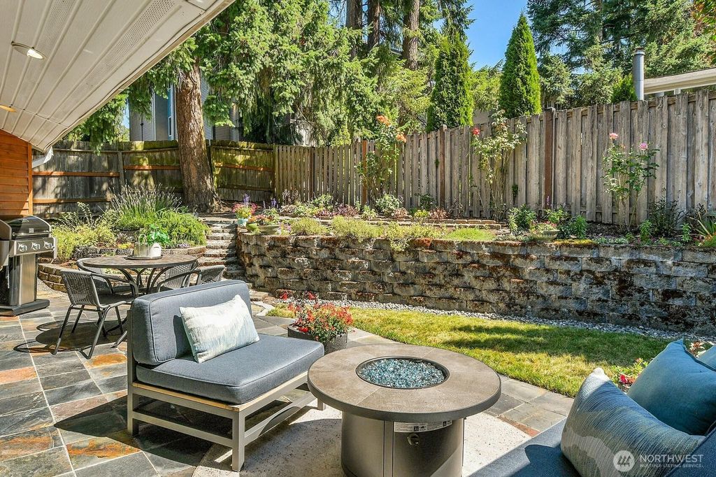 Photo of 15300 NE 15th Place #1, Bellevue, WA 98007 (MLS # 2419251)
