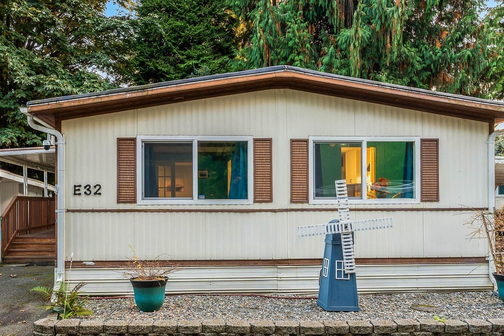 Photo of 900 29th Street SE #32, Auburn, WA 98002 (MLS # 2596458)