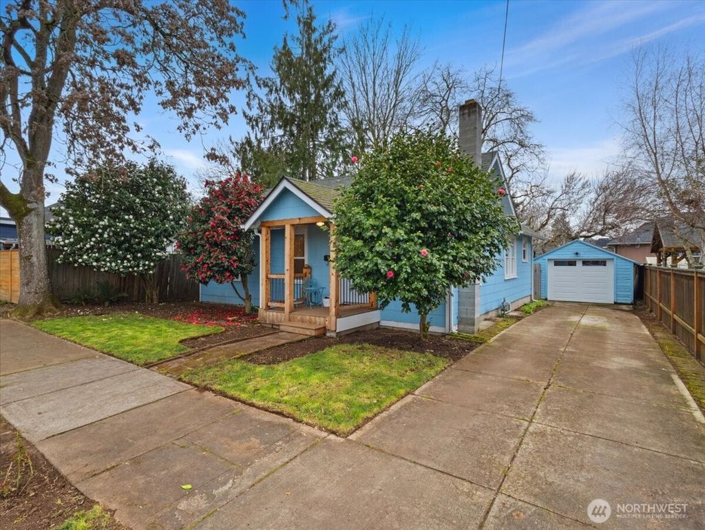 Photo of 1810 Harney St, Vancouver, WA 98660 (MLS # 2491302)