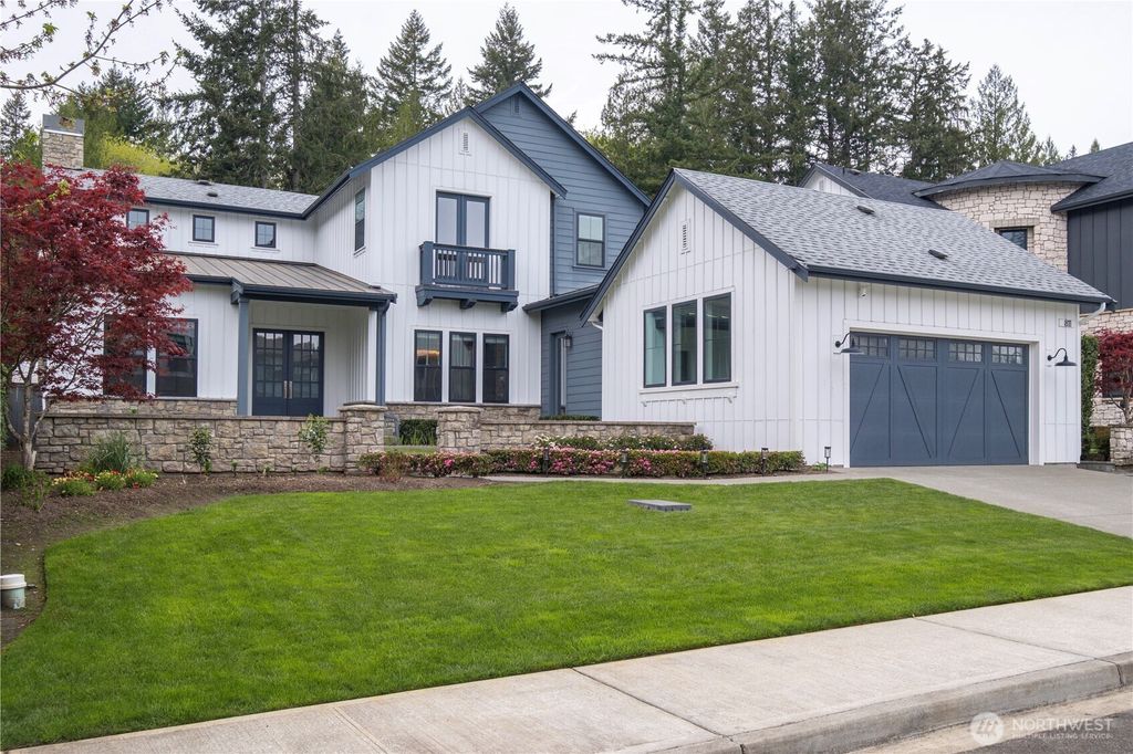 Photo of 811 245th Place NE, Sammamish, WA 98074 (MLS # 2512900)