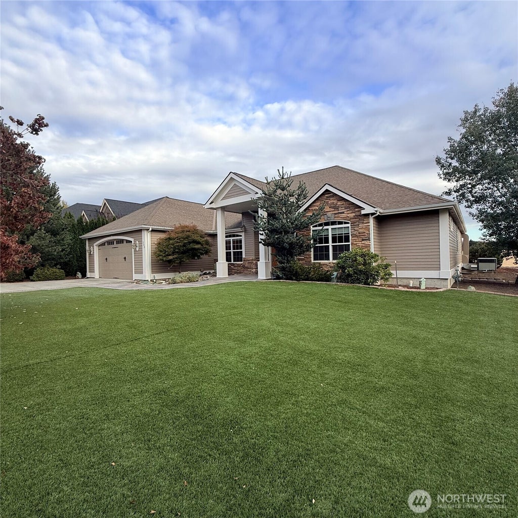 Photo of 293 Coyote Ridge Road, Walla Walla, WA 99362 (MLS # 2593888)