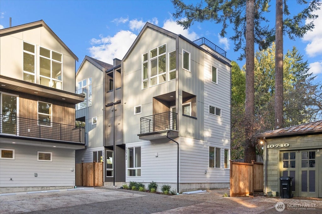 Photo of 10742 Interlake Avenue N, Seattle, WA 98133 (MLS # 2582875)