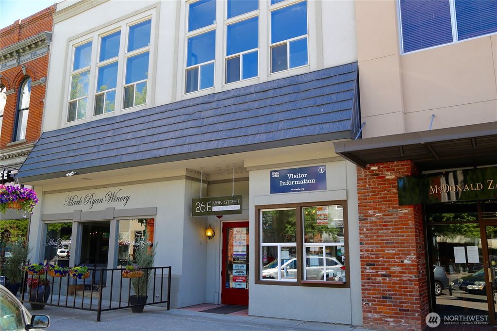 Photo of 26 E MAIN Street E, Walla Walla, WA 99362 (MLS # 2458563)