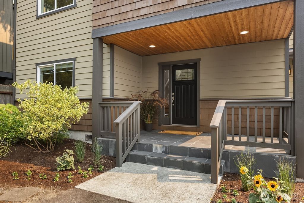 Photo of 10334 46th Avenue NE, Seattle, WA 98125 (MLS # 2429433)