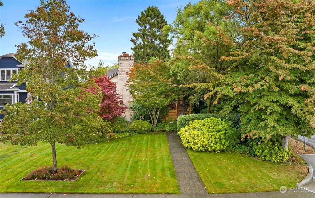 Photo of 831 Grand Avenue, Everett, WA 98201 (MLS # 2141847)