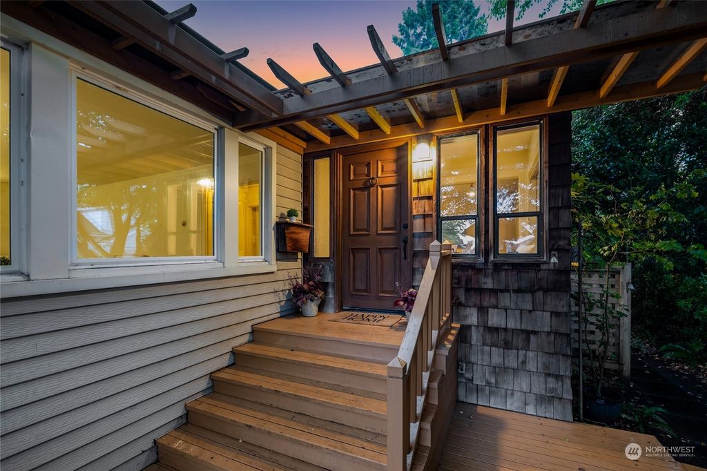 Photo of 831 Grand Avenue, Everett, WA 98201 (MLS # 2141847)