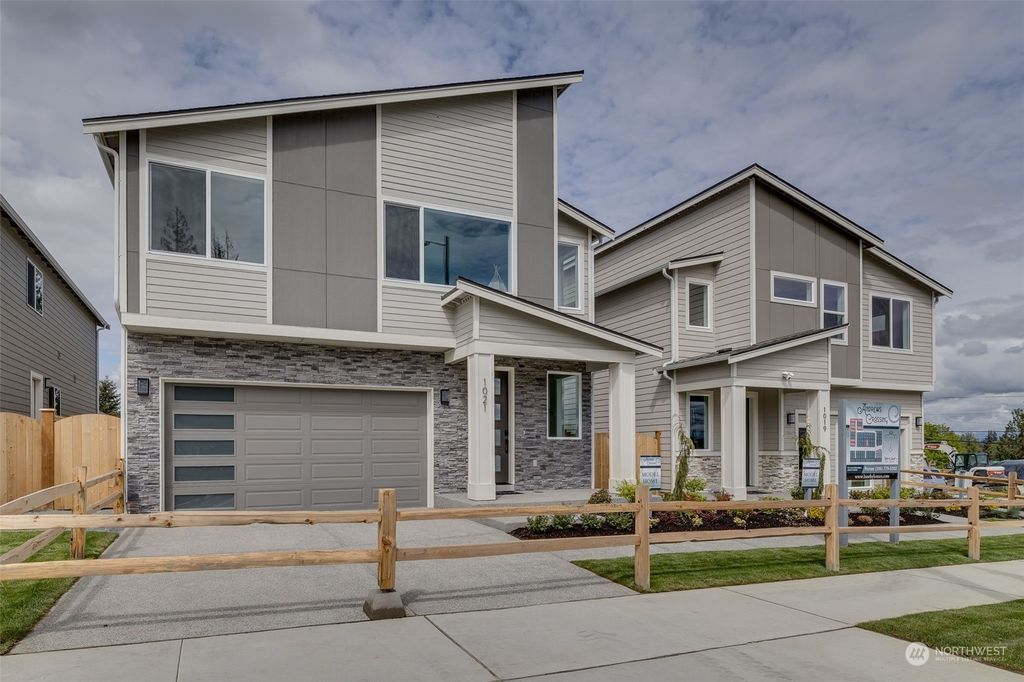 Photo of 1024 169th Place SW, Lynnwood, WA 98037 (MLS # 2301468)