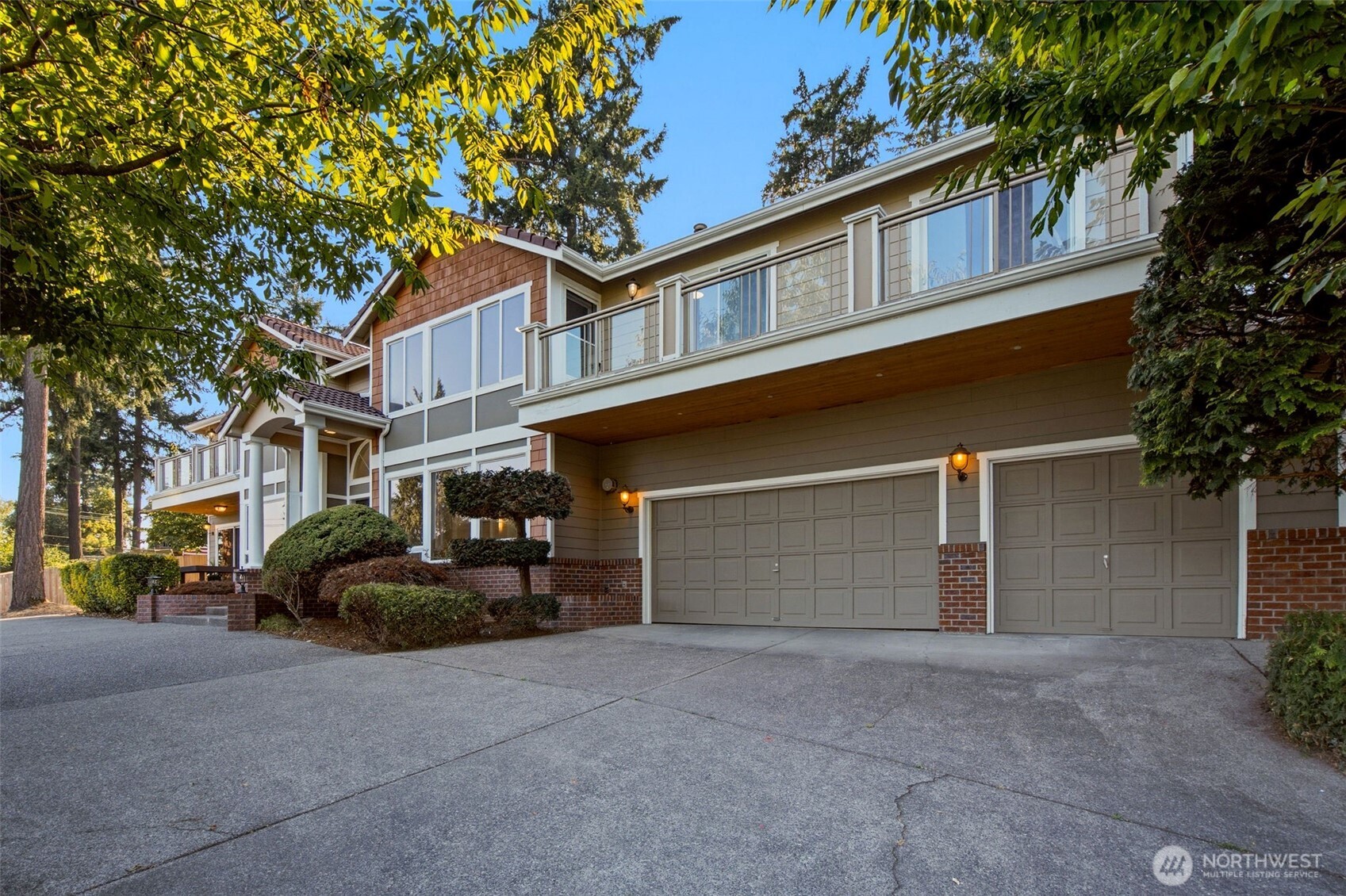 8338 NE Juanita Drive