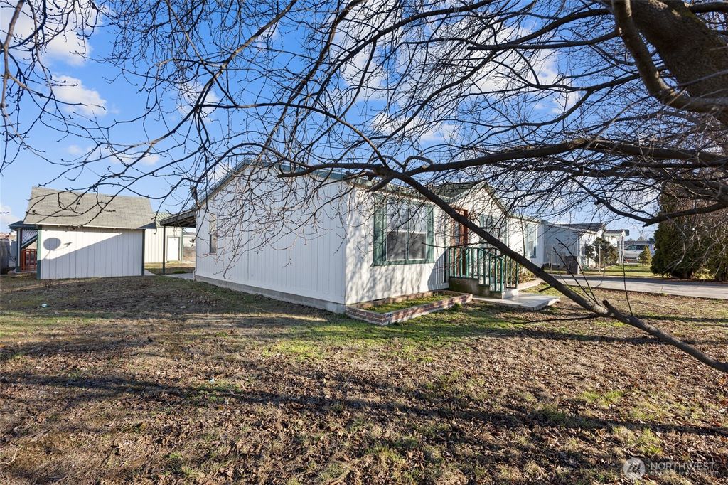 Photo of 643 S Kristina Road, Othello, WA 99344 (MLS # 2485824)