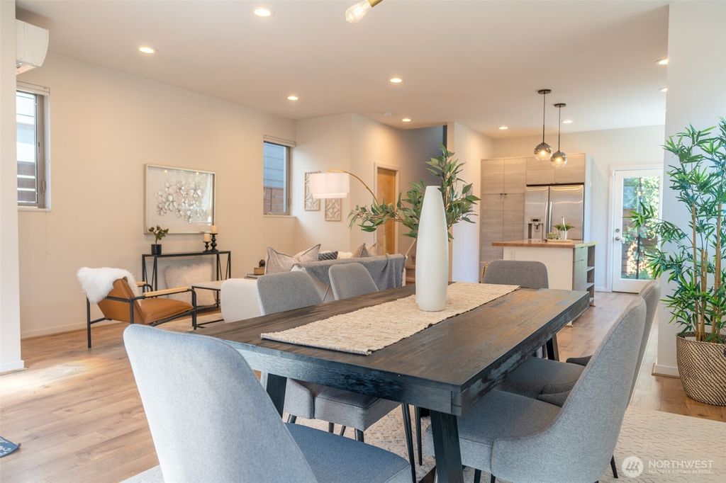 Photo of 424 26th Avenue S, Seattle, WA 98144 (MLS # 2411462)
