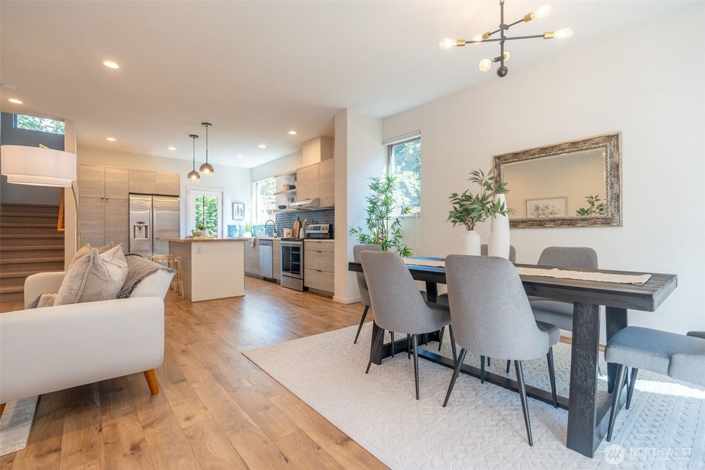 Photo of 424 26th Avenue S, Seattle, WA 98144 (MLS # 2411462)