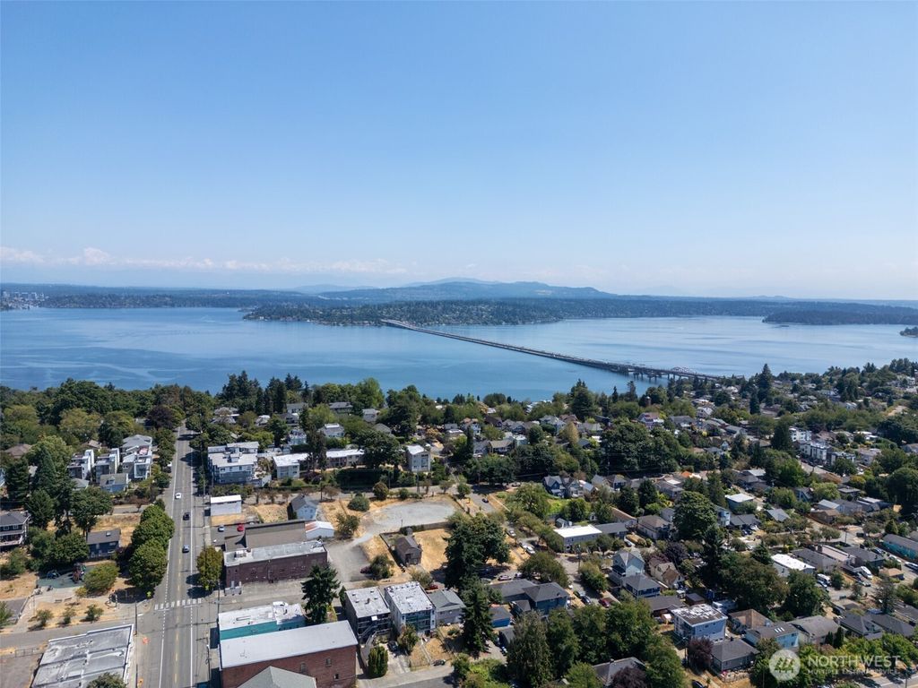 Photo of 424 26th Avenue S, Seattle, WA 98144 (MLS # 2411462)