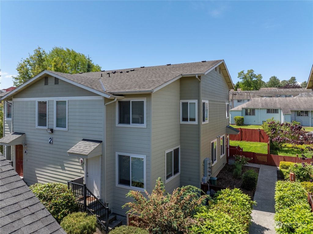 Photo of 2902 13th ST St #2D, Everett, WA 98201 (MLS # 2248899)