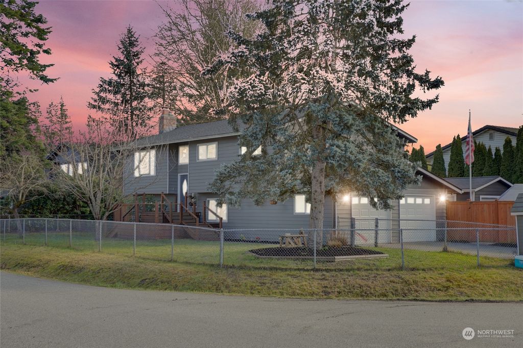 Photo of 4408 127th Place NE, Marysville, WA 98271 (MLS # 2199809)