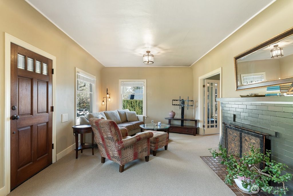 Photo of 1025 Wetmore Avenue, Everett, WA 98201 (MLS # 2317914)