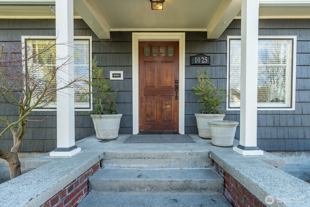 Photo of 1025 Wetmore Avenue, Everett, WA 98201 (MLS # 2317914)