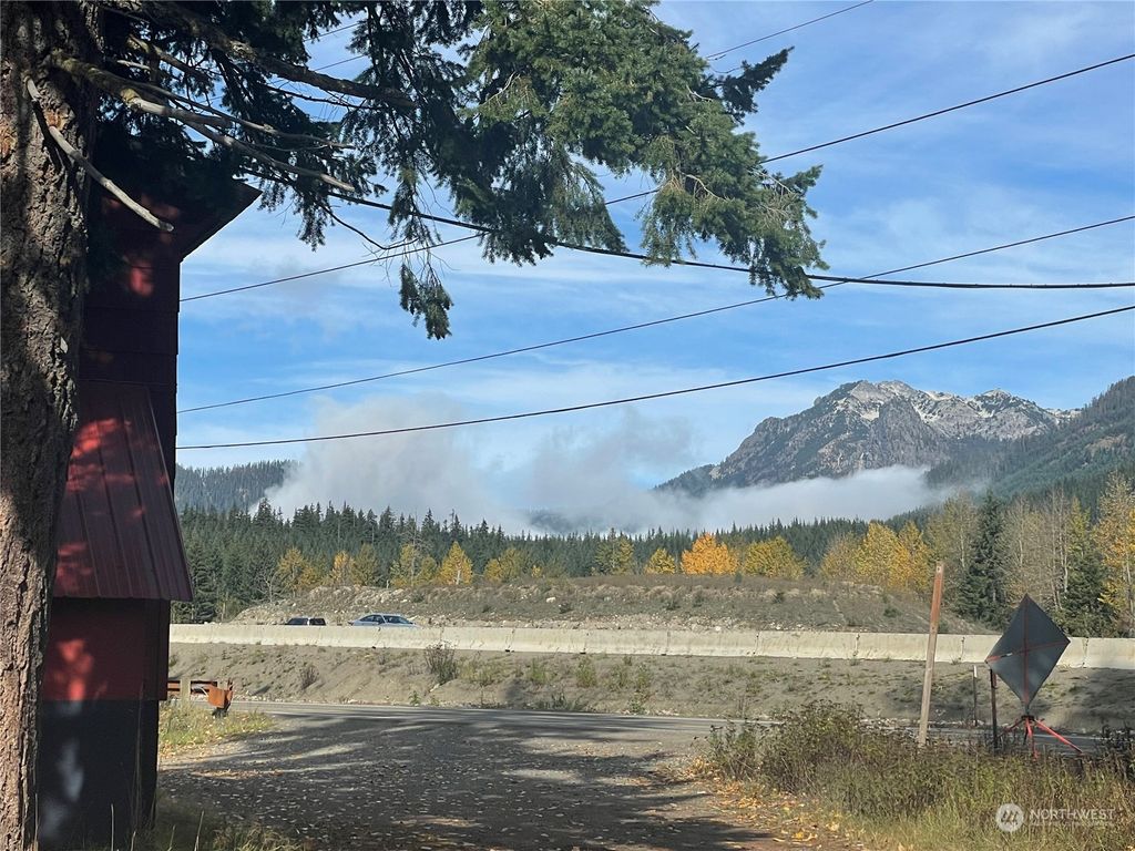 Photo of 30 Milwaukee Ln Ln, Snoqualmie Pass, WA 98068 (MLS # 2172644)