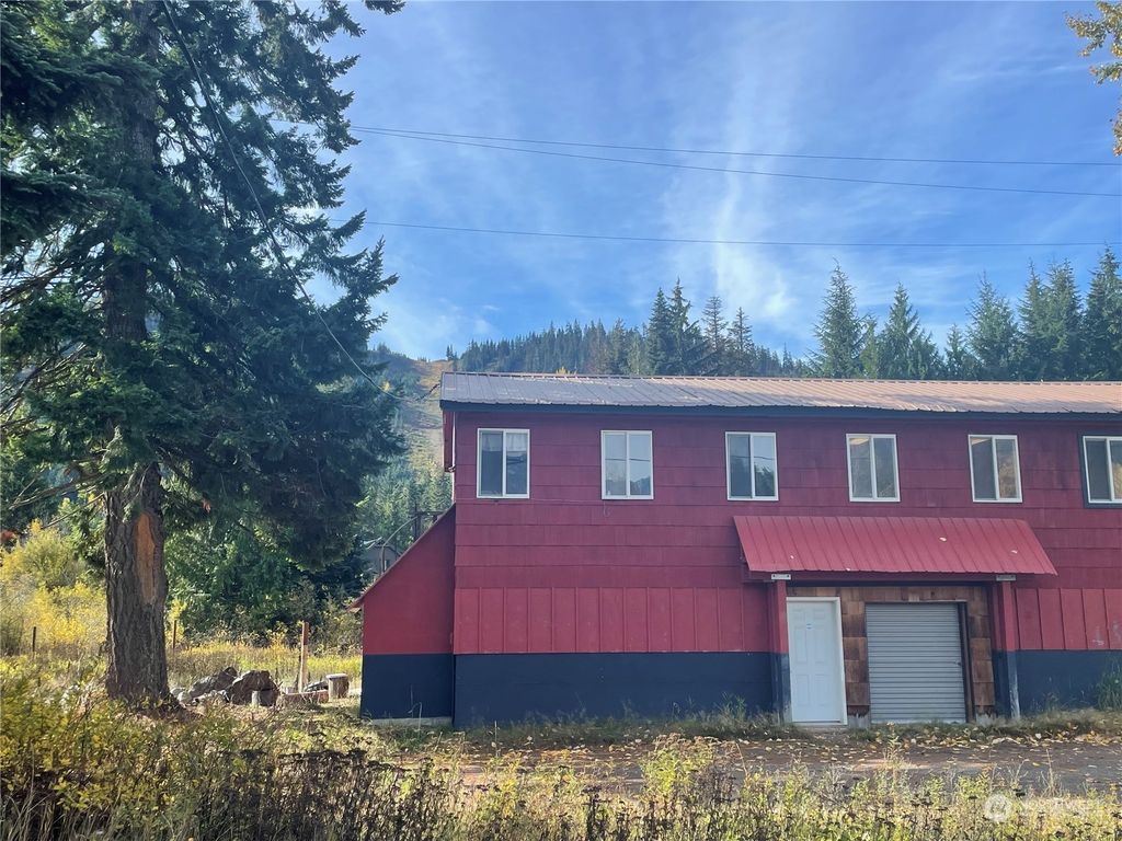 Photo of 30 Milwaukee Ln Ln, Snoqualmie Pass, WA 98068 (MLS # 2172644)
