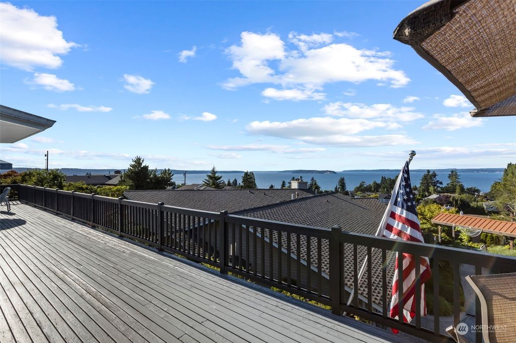 Photo of 5000 Chinook Drive, Everett, WA 98203 (MLS # 2135612)