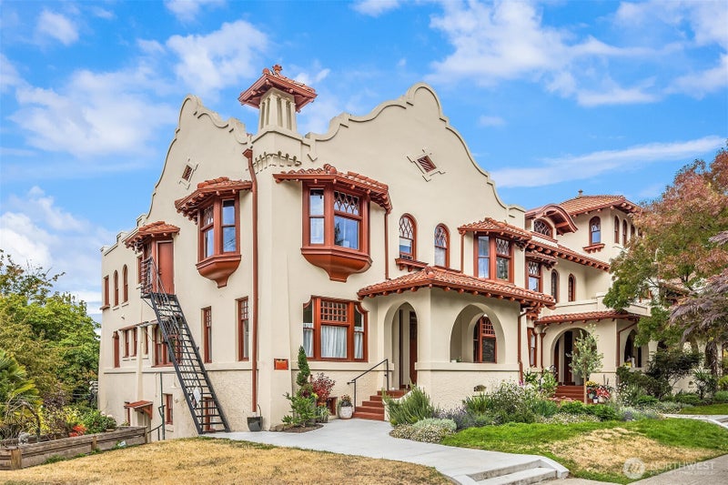 2901 Franklin Avenue E A