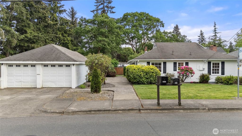 Photo of 6614 100th Street SW, Lakewood, WA 98499 (MLS # 2527231)