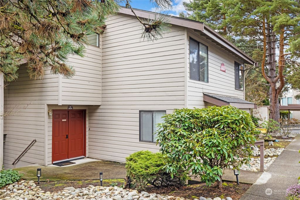 Photo of 15224 Sunwood Boulevard #I21, Tukwila, WA 98188 (MLS # 2054099)