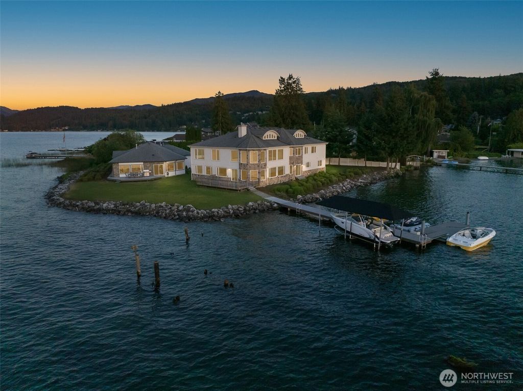 Photo of 1555 Fairview Street, Bellingham, WA 98229 (MLS # 2503832)