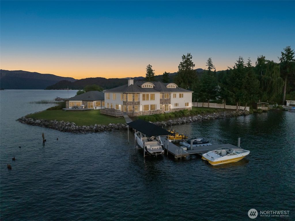 Photo of 1555 Fairview Street, Bellingham, WA 98229 (MLS # 2503832)