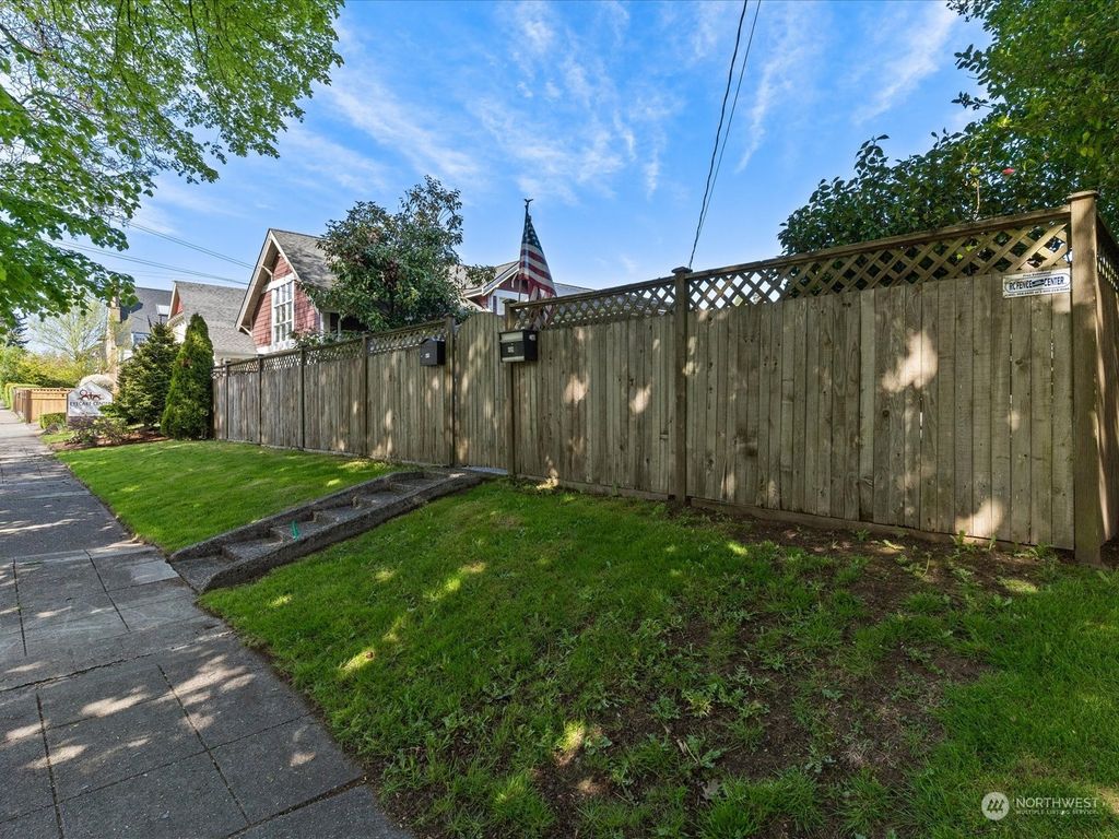 Photo of 409 Avenue D, Snohomish, WA 98290 (MLS # 2067550)