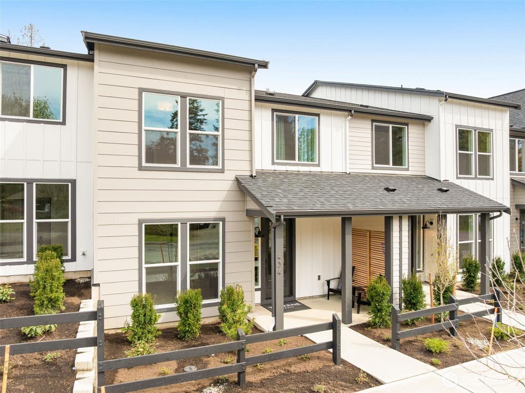 Photo of 446 222nd Place SE, Sammamish, WA 98074 (MLS # 2550947)