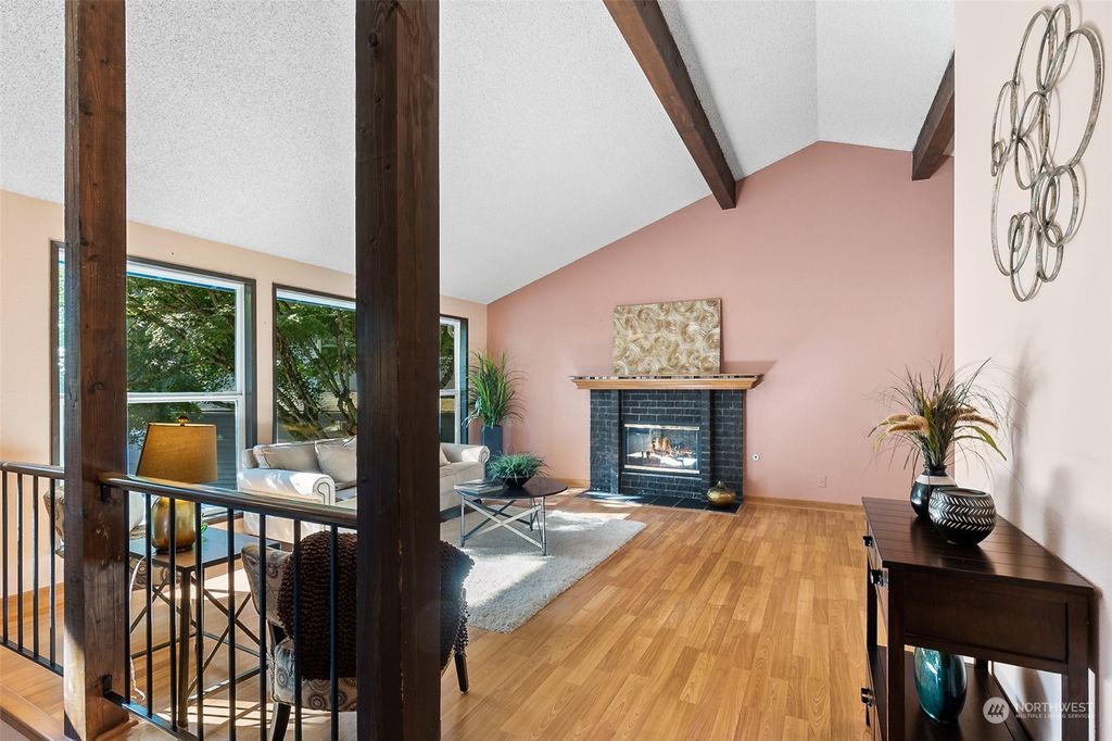 Photo of 9510 NE 140th Street, Kirkland, WA 98034 (MLS # 2006366)