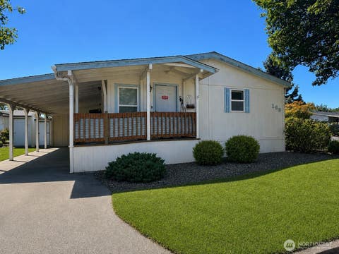 Photo of 163 Blue Heron Drive, Longview, WA 98632 (MLS # 2561220)