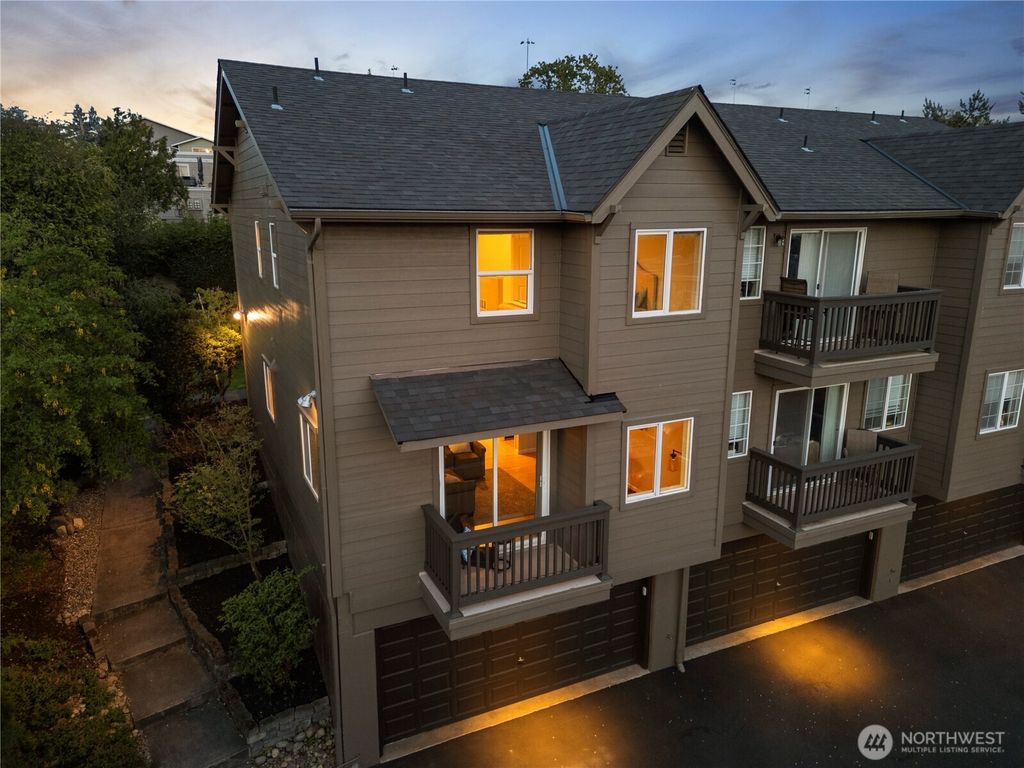 Photo of 800 S 219th Street #A-3, Des Moines, WA 98198 (MLS # 2369550)